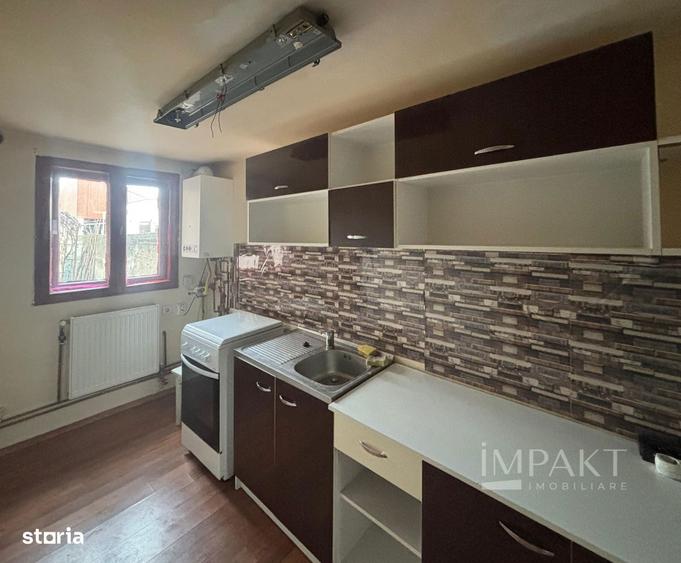 Casă cu 3 camere cu Canalizare în Iris