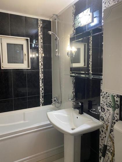 Apartament cu 3 camere decomandat în Călărași