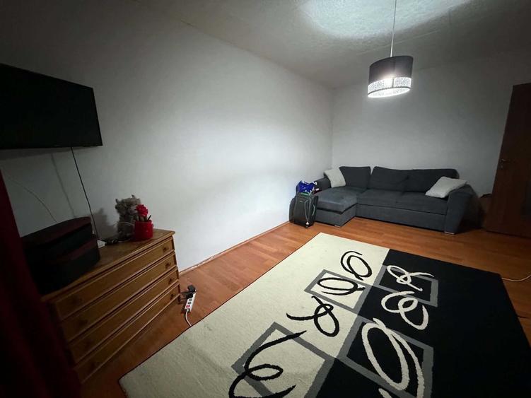Apartament cu 2 camere decomandat în Vest