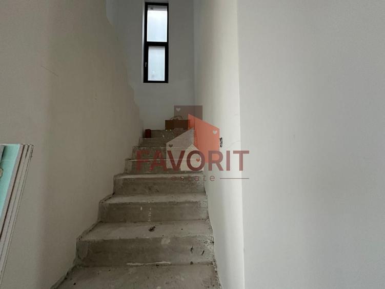 Duplex cu 5 camere cu Canalizare în Săcălaz