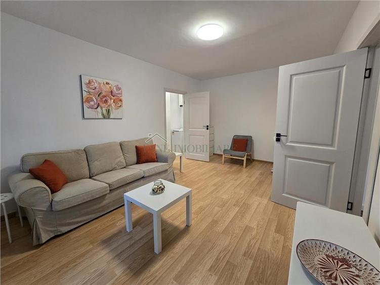 Apartament cu 2 camere semidecomandat în Aviației