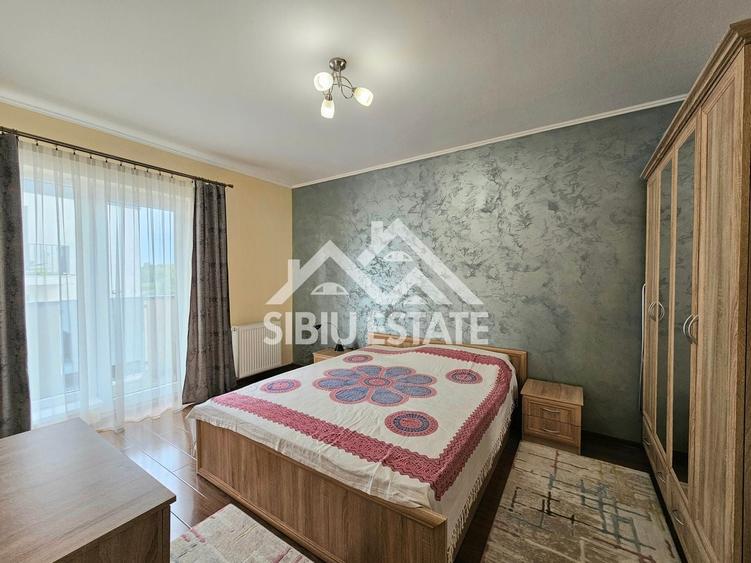 Apartament cu 3 camere decomandat, mobilat în Turnișor