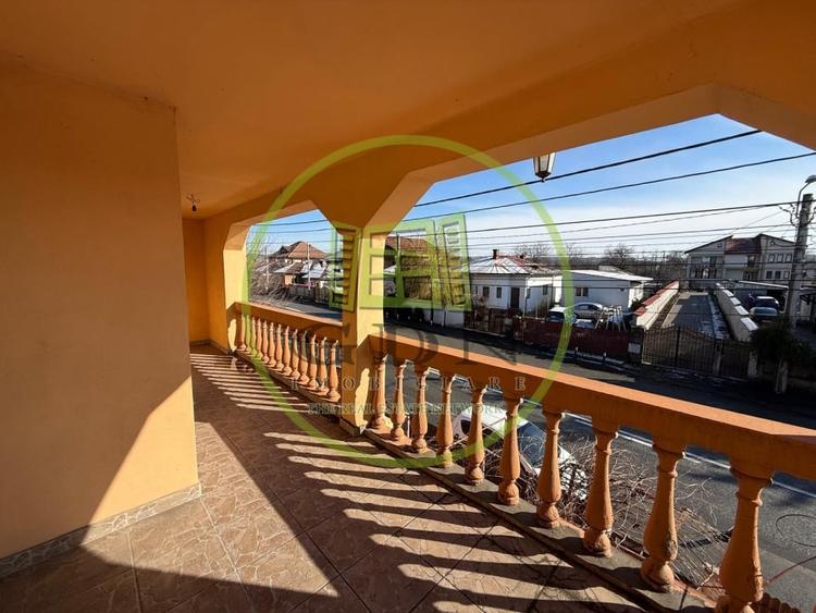 Casă individuală cu 6 camere cu Canalizare în Bariera Vâlcii