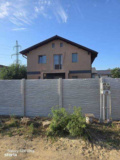 Casă cu 5 camere cu Teren 350 Mp în Calea București