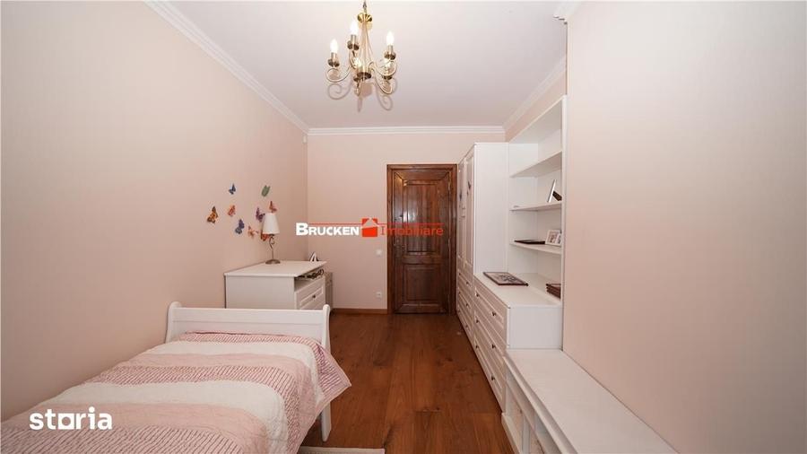 Apartament cu 3 camere în Orașul Nou