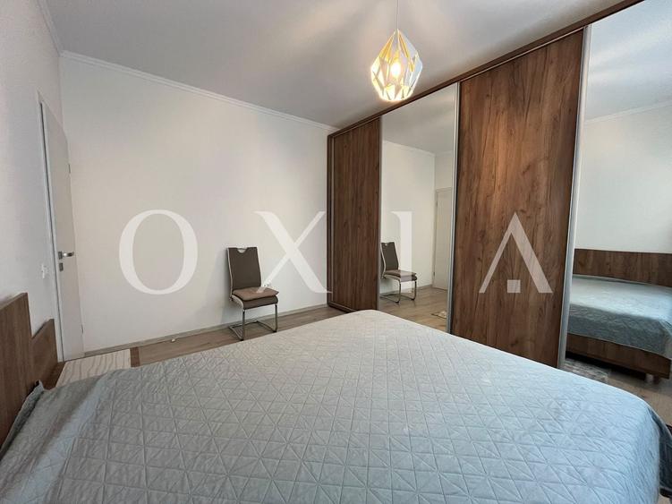 Apartament cu 3 camere semidecomandat, mobilat în Dumbrăvița