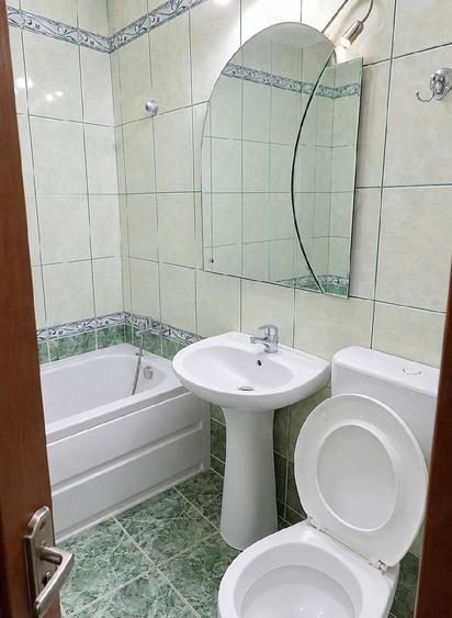 Apartament cu 3 camere decomandat, mobilat în Central