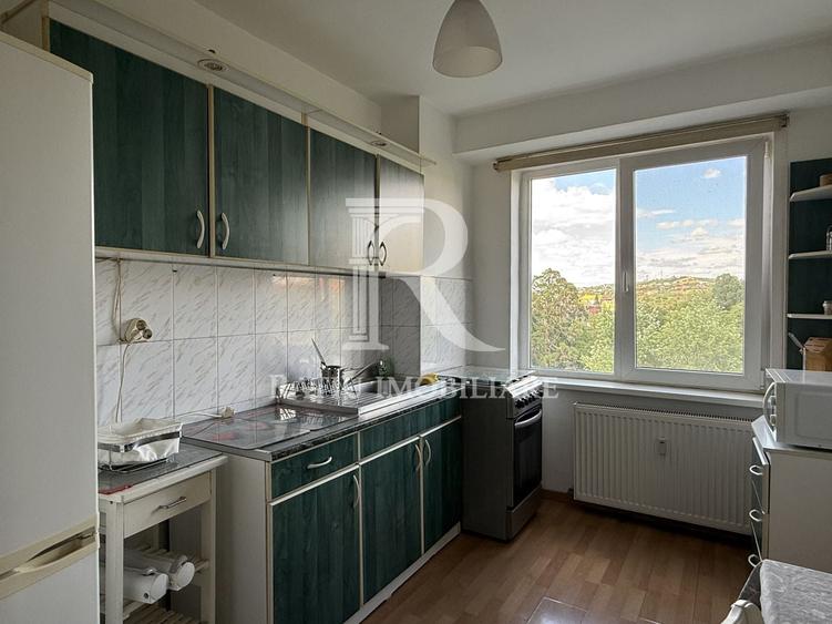 Apartament cu 2 camere decomandat, mobilat în Dacia