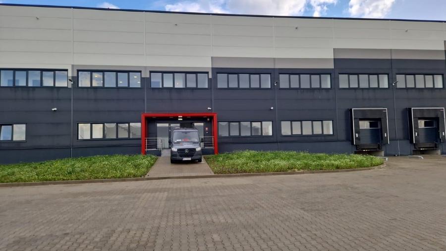 Spațiu industrial, de 5,000 mp, în Central