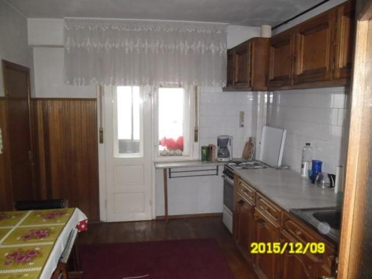 Apartament cu 4 camere semidecomandat în Intim