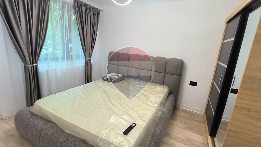 Apartament cu 3 camere decomandat, mobilat în Mazepa 1