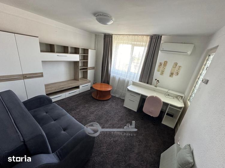 Apartament cu 2 camere decomandat în Hala Centrală