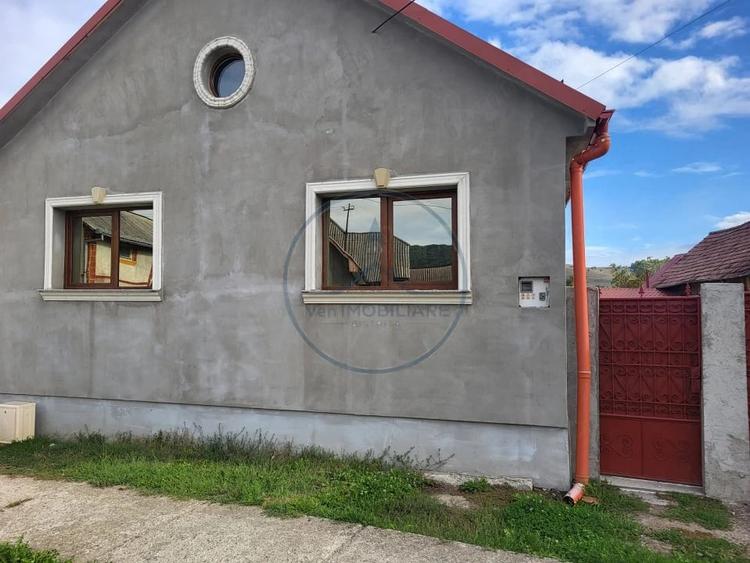 Casă cu 3 camere cu Teren 2678 Mp în Central