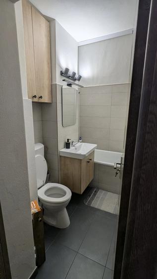 Apartament cu 2 camere nedecomandat în Simeria