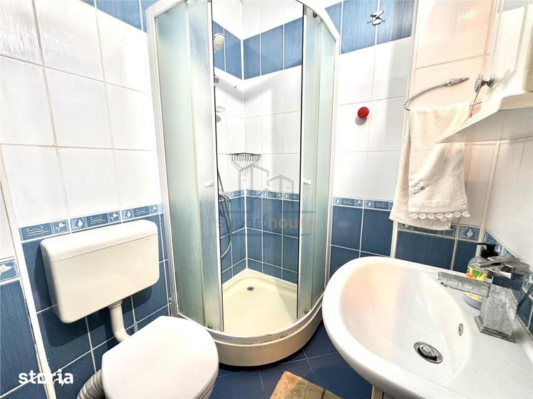 Apartament cu 3 camere decomandat în Cantacuzino