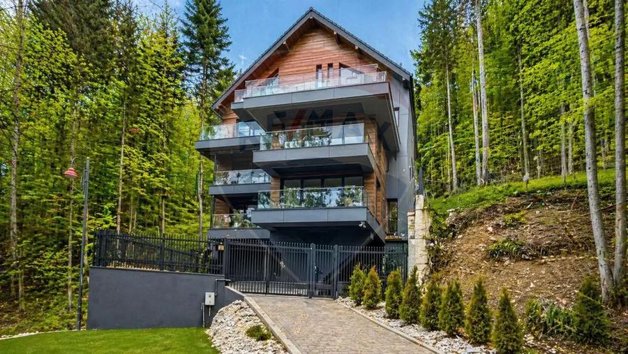 Apartament cu 4 camere decomandat în Calea Moroieni