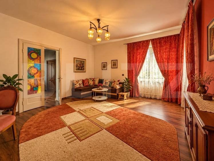 Casă individuală cu 6 camere cu Canalizare în Călugareni