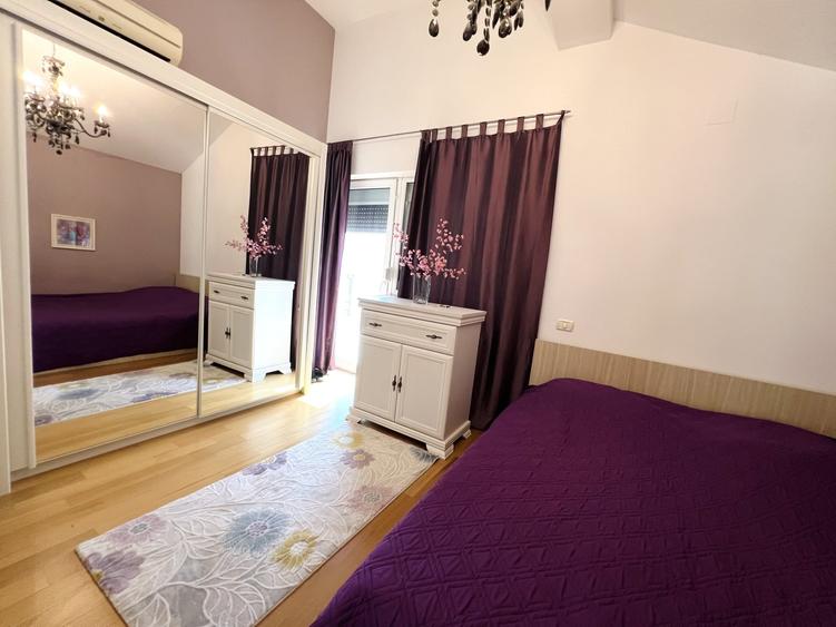 Apartament cu 3 camere semidecomandat, mobilat în Aradului