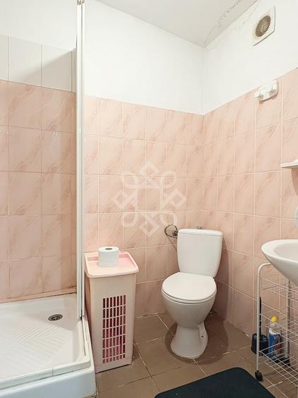 Casă individuală cu 3 camere cu Canalizare în Iosia-Nord