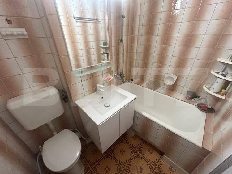 Apartament cu 3 camere decomandat, mobilat în Cetate