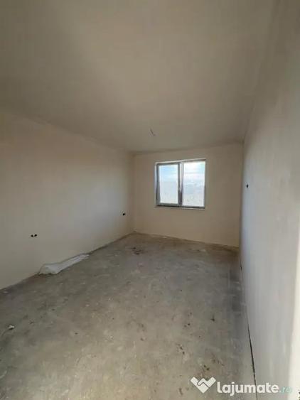 Casă cu 4 camere cu Teren 400 Mp în Săsar