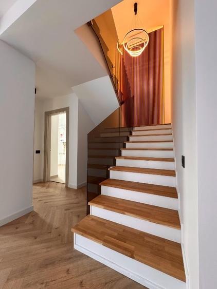 Duplex cu 4 camere cu Canalizare în Domnești
