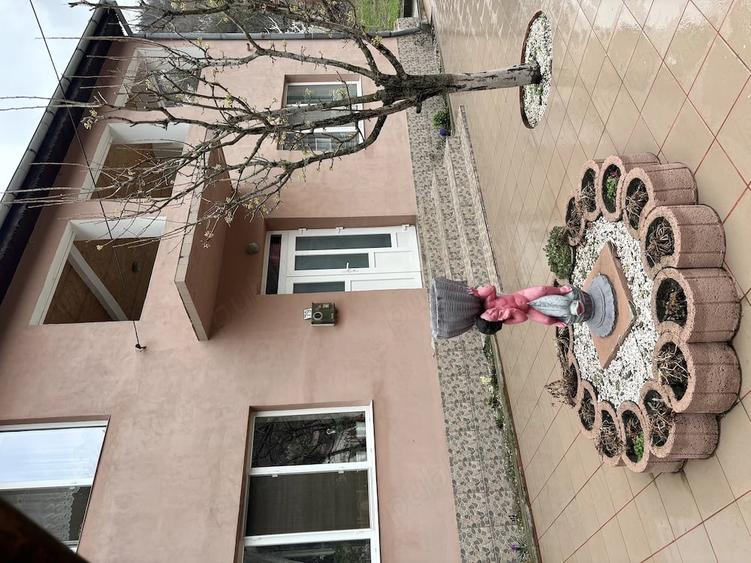 Casă cu Teren 450 Mp în Central