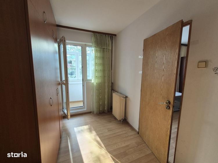 Apartament cu 3 camere nedecomandat în Malu Roșu