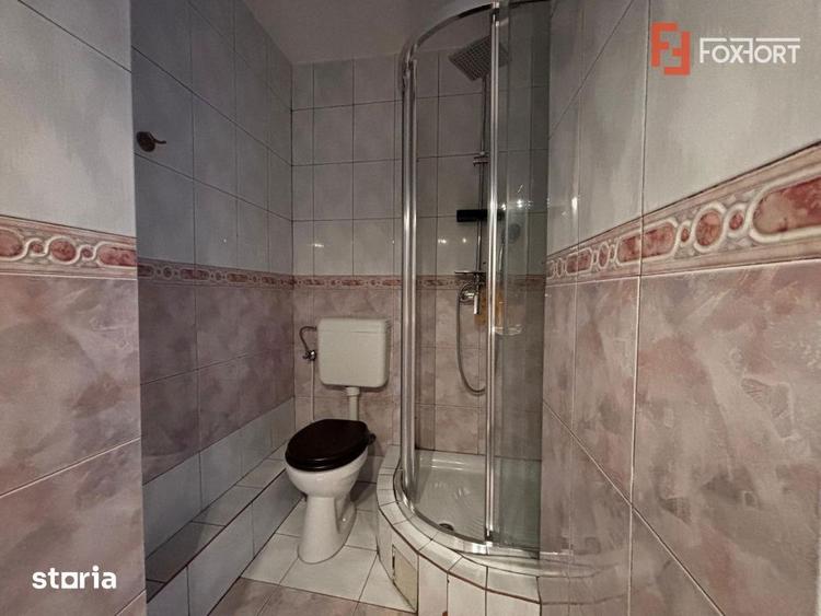 Apartament cu 4 camere decomandat în Intim