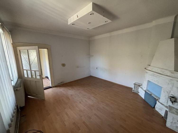 Casă cu 3 camere cu Teren 208 Mp în Central