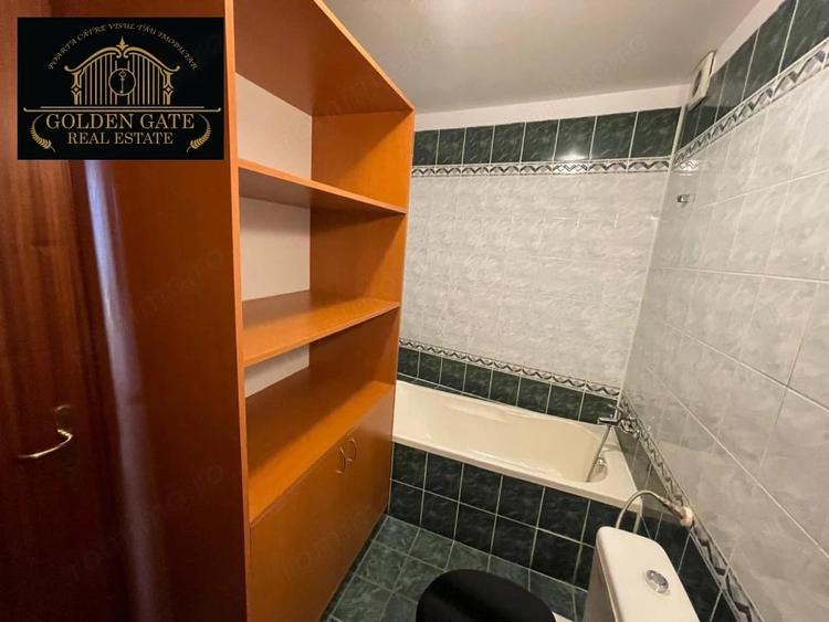 Apartament cu 4 camere decomandat în P-ța Universității