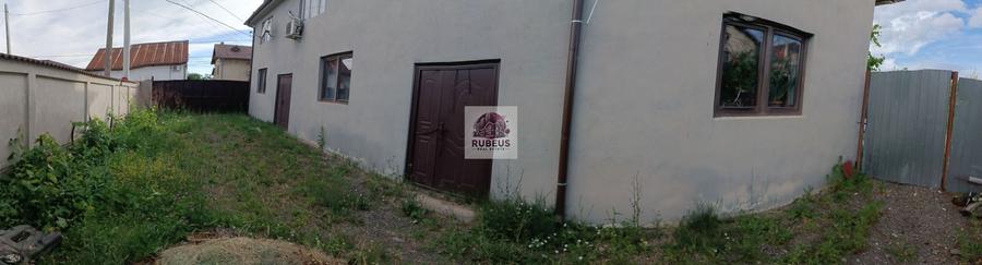 Casă individuală cu 9 camere cu Canalizare în Mărăcineanu