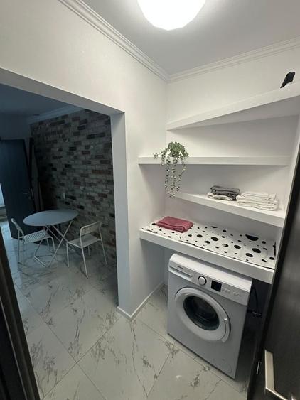 Apartament cu 2 camere semidecomandat, mobilat în Berceni