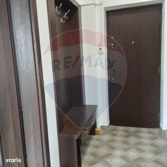 Garsonieră decomandată în Universitate