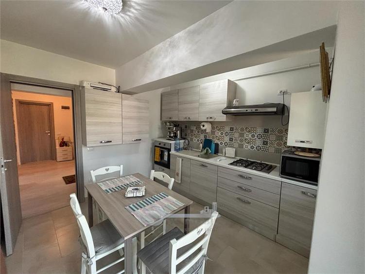 Apartament cu 2 camere decomandat, mobilat în Bucium