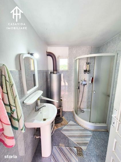 Casă cu 5 camere cu Teren 4400 Mp în Boldur