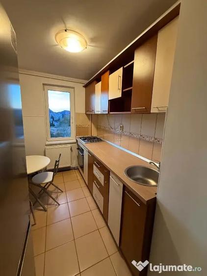 Apartament cu 2 camere semidecomandat în Astra