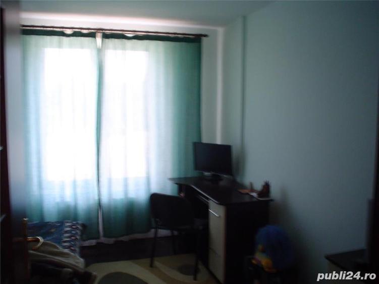Apartament cu 3 camere decomandat în Independenței