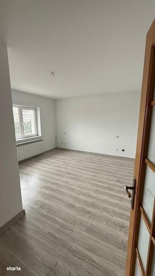 Apartament cu 4 camere decomandat în Obcini