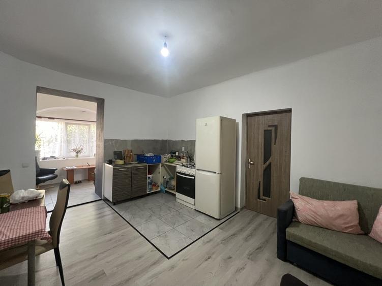 Apartament cu 2 camere decomandat, mobilat în Traian