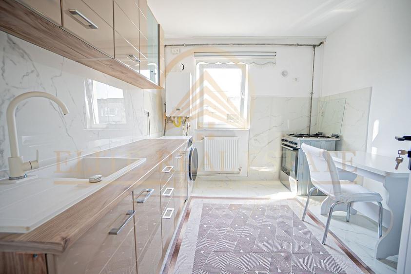 Apartament cu 3 camere decomandat, mobilat în Casa de Cultură