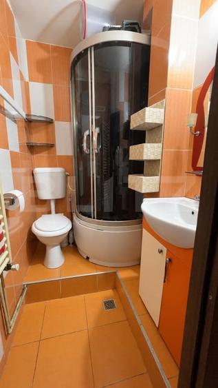Apartament cu 2 camere semidecomandat, mobilat în Trivale