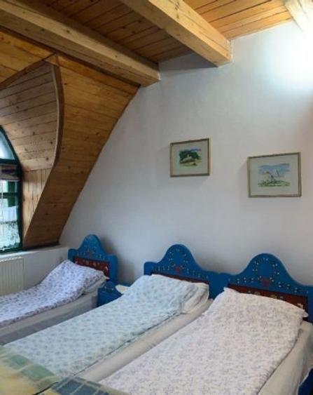 Casă individuală cu 6 camere cu Teren 641 Mp în Central