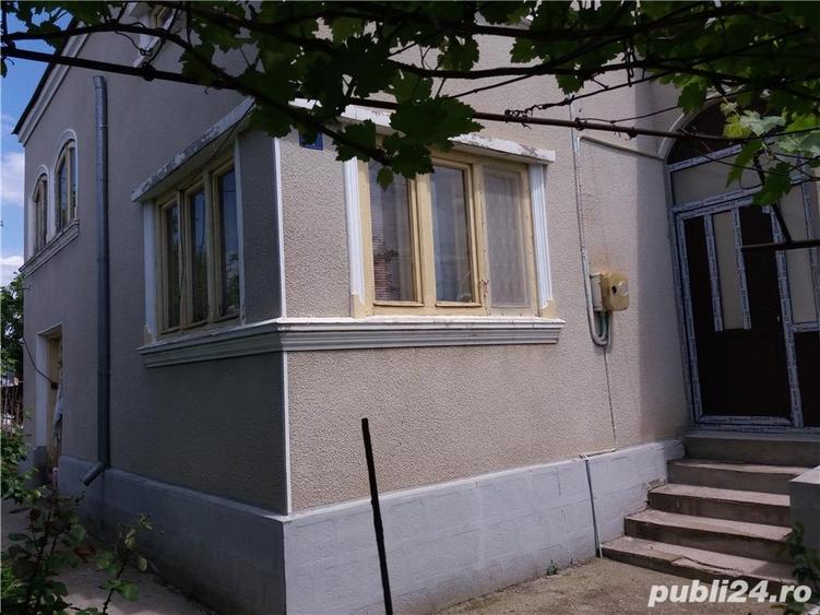 Casă cu 6 camere cu Teren 1000 Mp în Putineiu