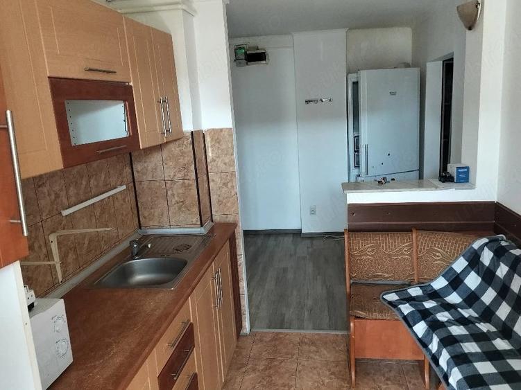 Apartament cu 3 camere decomandat în Traian