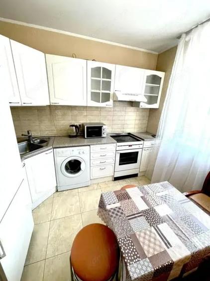 Garsonieră decomandată în Baba Novac