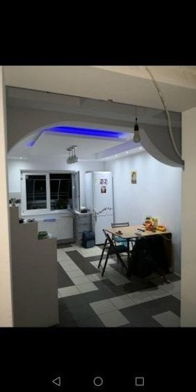 Apartament cu 3 camere decomandat, mobilat în Sebastian