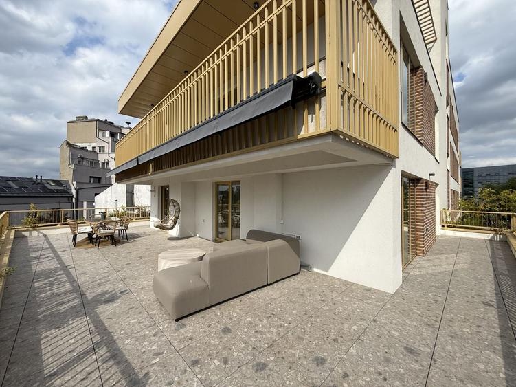 Apartament cu 3 camere decomandat în Unirii