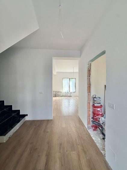 Duplex cu 4 camere cu Canalizare în Giroc