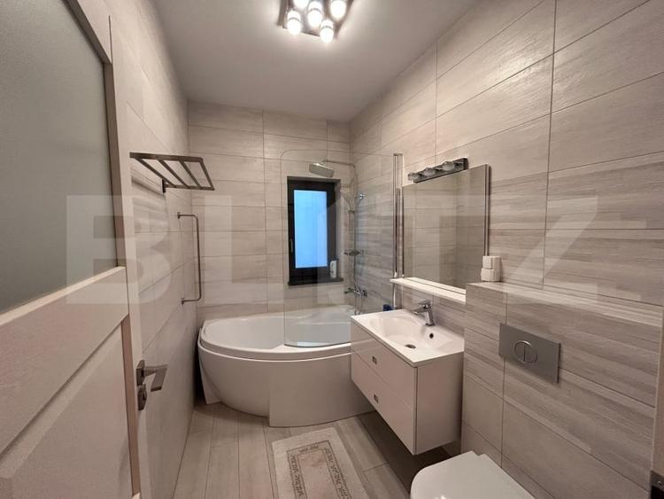 Apartament cu 6 camere semidecomandat, mobilat în 1 Mai